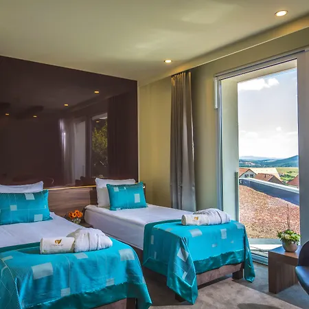 Castellum Otel Hollókő