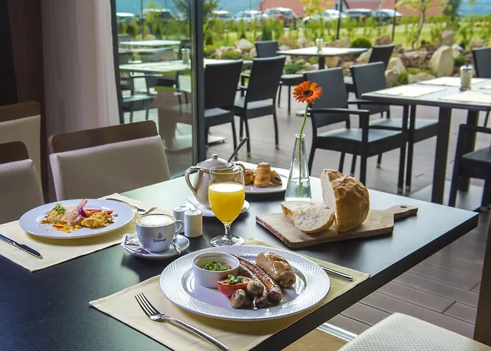 Castellum Hotel Hollókő